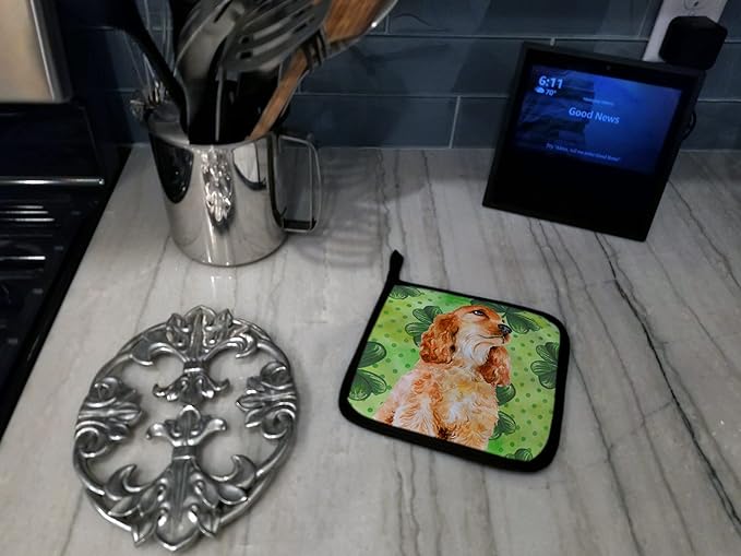 Caroline's Treasures BB9880PTHD Cocker Spaniel St Patrick's Pair of Pot Holders, Green Kitchen Heat Resistant Pot Holders Sets Oven Hot Pads for Cooking Baking BBQ, 7 1/2 x 7 1/2