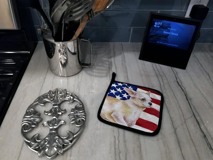 Caroline's Treasures BB9697PTHD Chihuahua Leg up Patriotic Pair of Pot Holders Kitchen Heat Resistant Pot Holders Sets Oven Hot Pads for Cooking Baking BBQ, 7 1/2 x 7 1/2