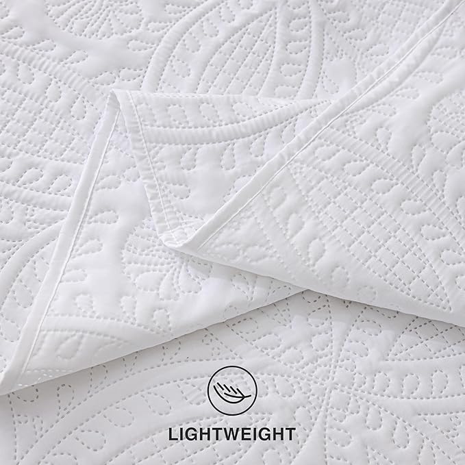 Love's cabin Queen Quilt Set White, Bed in a Bag Queen Size Bedding 7 Pieces, Ultrasonic Embossed Coin Pattern Comforter, Lightweight Bedspreads for All Seasons Quilt with Sheets, Pillowcases & Shams