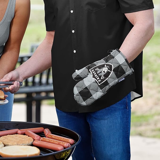 FOCO NFL Unisex-Adult NFL Team Logo Grilling Cooking Chef Gear - Oven Mitt