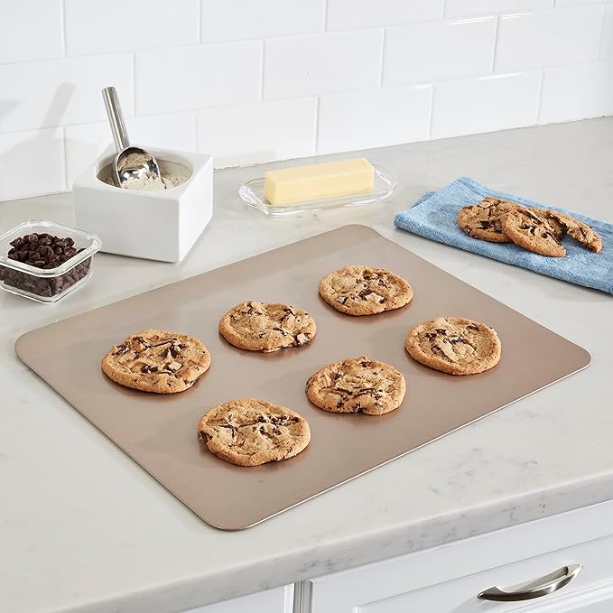 Cuisinart 17-Inch Chef's Classic Nonstick Bakeware Cookie Sheet, Champagne