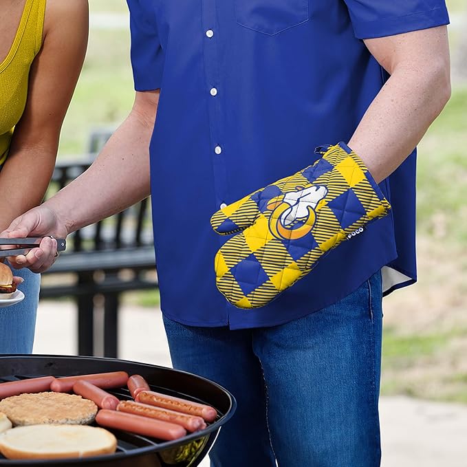 FOCO NFL Unisex-Adult NFL Team Logo Grilling Cooking Chef Gear - Oven Mitt
