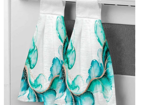 2. Changing Kitchen & Table Linens with the Seasons