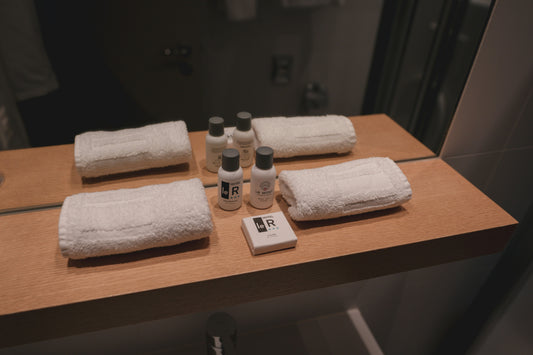 Daily Bathroom Cleaning Habits That Keep Your Space Fresh and Hygienic