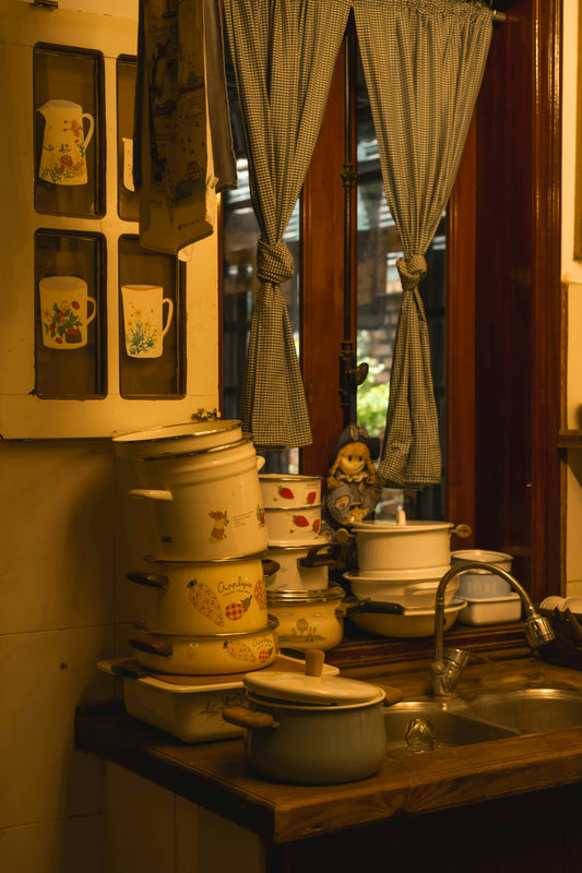 How to Keep the Area Around Your Sink Clean and Odor-Free
