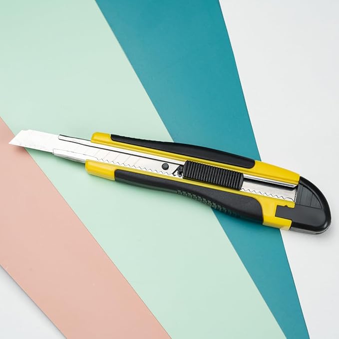 Handy Tek 5.3 Inch Blade Knives, 4 Retractable Utility Knives - Snap Off Blade, Built-In Lock, Yellow Plastic Breakaway Knives, Heavy Duty, Sharp Blade - Restaurantware