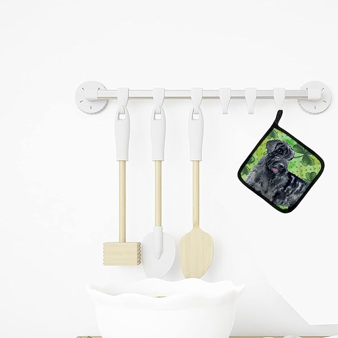 Caroline's Treasures BB9834PTHD Giant Schnauzer St Patrick's Pair of Pot Holders, Green Kitchen Heat Resistant Pot Holders Sets Oven Hot Pads for Cooking Baking BBQ, 7 1/2 x 7 1/2