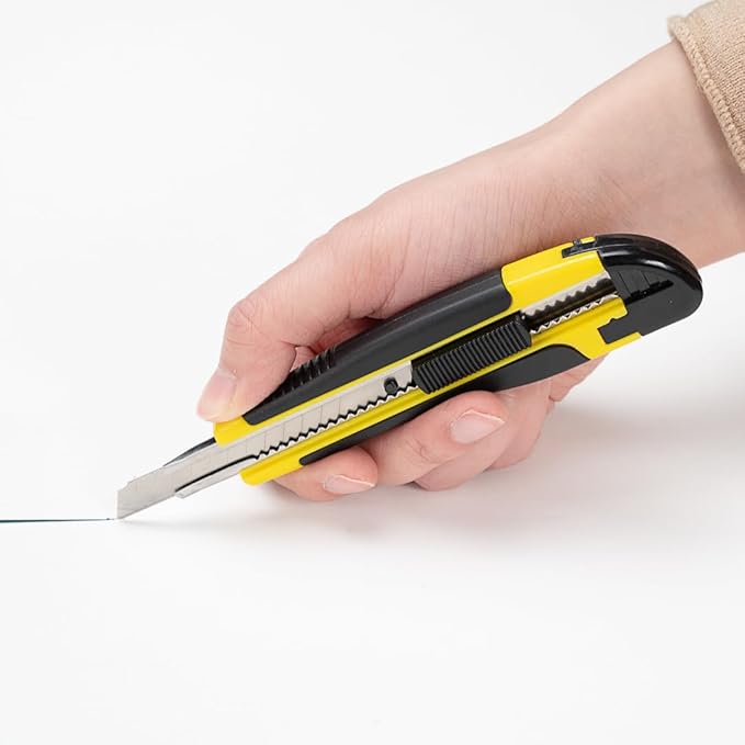 Handy Tek 5.3 Inch Blade Knives, 4 Retractable Utility Knives - Snap Off Blade, Built-In Lock, Yellow Plastic Breakaway Knives, Heavy Duty, Sharp Blade - Restaurantware