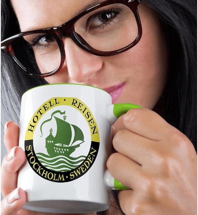 3dRose Vintage hotell Reisen Stockholm Sweden Luggage Label 11oz Two-Tone Green Mug
