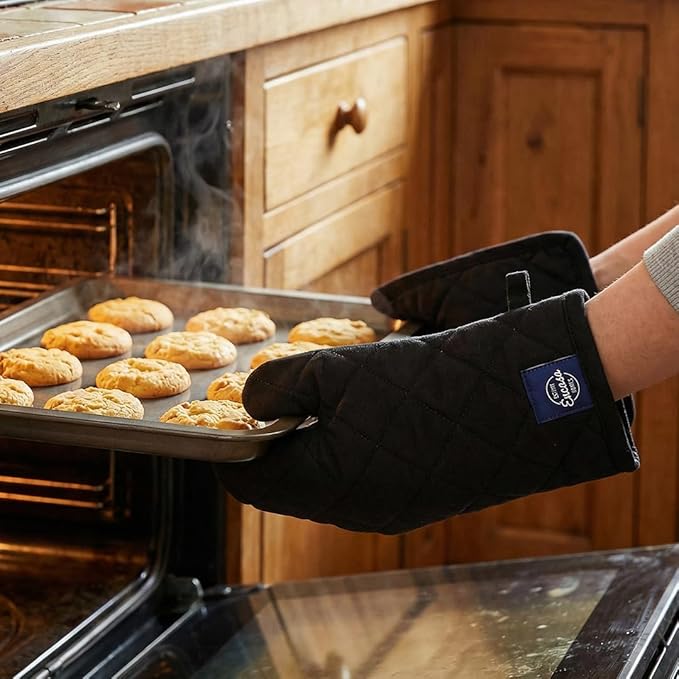 Encasa XO Heat Resistant 100% Cotton Oven Glove & Potholder Set with Loop, Kitchen Cooking Mittens, Microwave Safe Hot Pads (Full Black)
