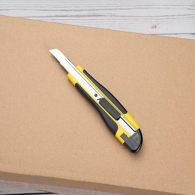 Handy Tek 5.3 Inch Blade Knives, 4 Retractable Utility Knives - Snap Off Blade, Built-In Lock, Yellow Plastic Breakaway Knives, Heavy Duty, Sharp Blade - Restaurantware