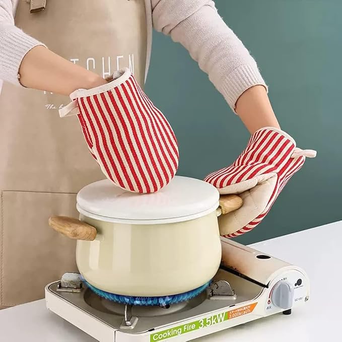 Mini Oven Mitts, Kitchen Oven Gloves Kitchen Mittens 500 Degrees Heat Resistant Baking Gloves with Hanging Loops Hot Gloves for Cooking, Baking (red)
