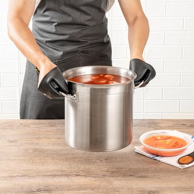 Restaurantware Comfy Grip 4.3 x 3.5 x 4.2 Inch Mini Oven Mitt Pot Holders 1 Food-Grade Finger Mitt Set - 2-Piece Set Oven-Ready Up To 446F Black Silicone Pinch Mitts Ribbed Texture Dishwashable