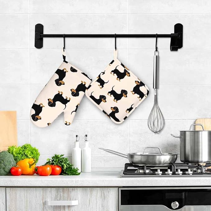 Mxocom Dachshunds Silicone Oven Mitts and Pot Holders Sets Hand Drawn Style Dog BBQ Gloves for Kitchen,Cooking,Baking,Grilling