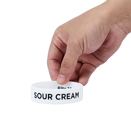 Restaurantware Silicone Squeeze Bottle Bands 1 Count 2.75 Inch Dishwasher Safe Condiment Identification Band, Sour Cream White Non-Slip Label Band for Condiment Labeling at Restaurants, Food Trucks