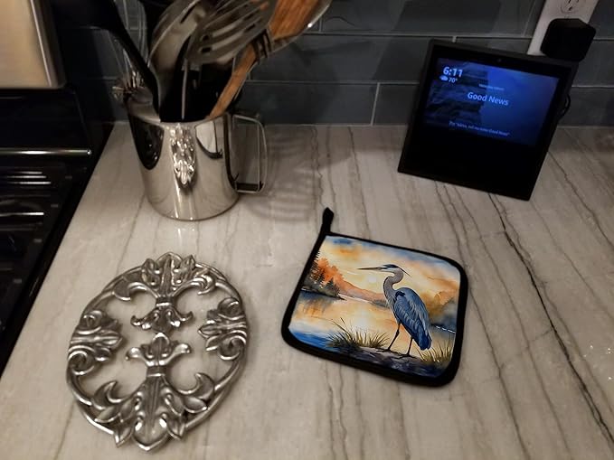 Caroline's Treasures Blue Heron in The Golden Hour Pair of Pot Holders Kitchen Heat Resistant Pot Holders Sets Oven Hot Pads for Cooking Baking BBQ, 7 1/2 x 7 1/2