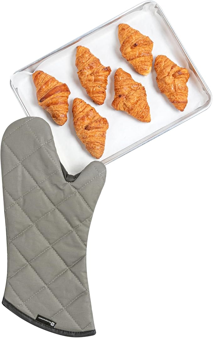 Restaurantware 17 x 8 Inch Heavy-Duty Oven Mitt 1 Flame Retardant Heat-Resistant Mitt - With Thumb Guard Hanging Loop Gray Cotton Quilted Oven Mitts Heat-Resistant For Cooking And Baking
