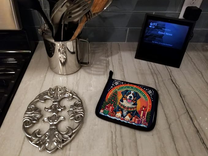 Caroline's Treasures Bernese Mountain Dog Christmas Pair of Pot Holders Kitchen Heat Resistant Pot Holders Sets Oven Hot Pads for Cooking Baking BBQ, 7 1/2 x 7 1/2