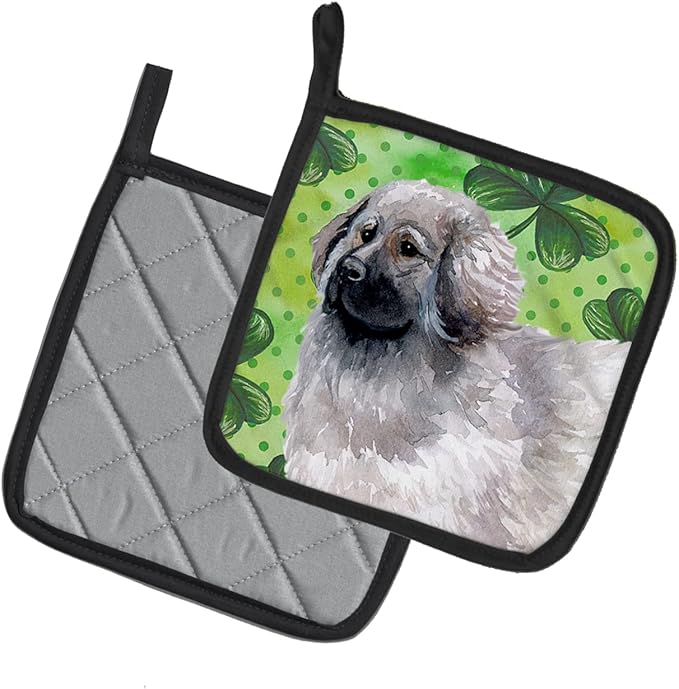 Caroline's Treasures BB9847PTHD Moscow Watchdog St Patrick's Pair of Pot Holders, Green Kitchen Heat Resistant Pot Holders Sets Oven Hot Pads for Cooking Baking BBQ, 7 1/2 x 7 1/2
