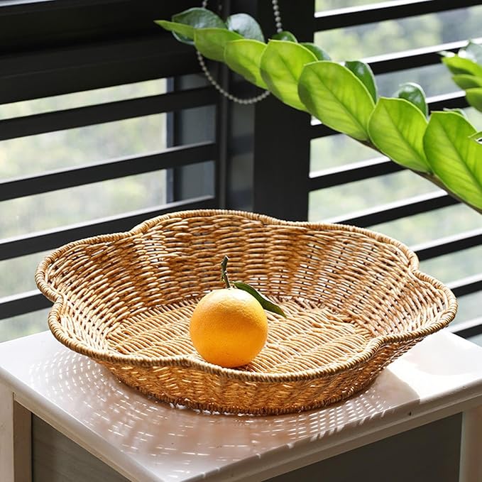Wicker Round Basket, Scalloped Serving Wicker Basket, Household Food Display Tray Shell-Curved Scalloped Woven Tray, Seagrass Rattan Tray for Coffee Table Organizing