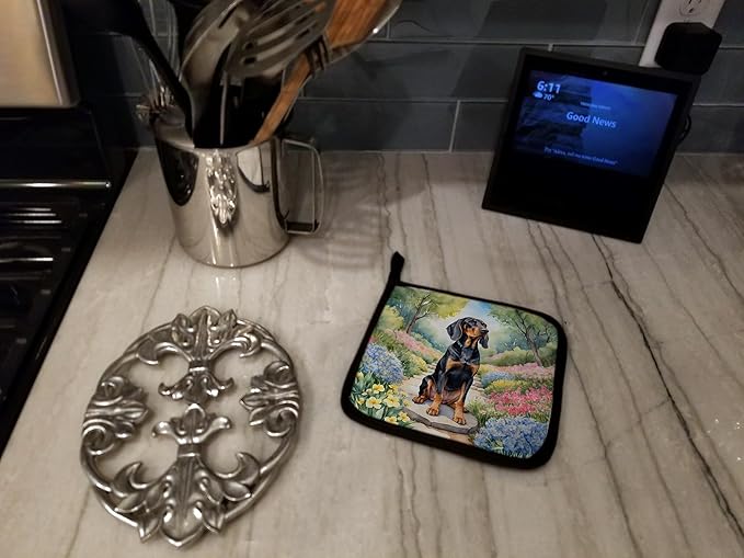 Caroline's Treasures Black and Tan Coonhound Spring Path Pair of Pot Holders Kitchen Heat Resistant Pot Holders Sets Oven Hot Pads for Cooking Baking BBQ, 7 1/2 x 7 1/2