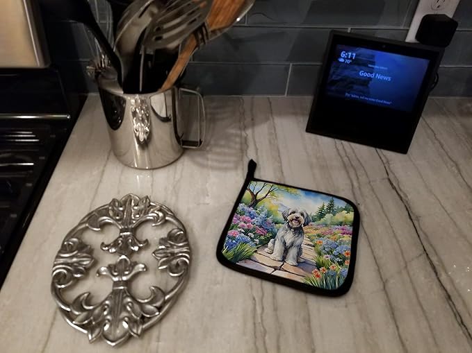 Caroline's Treasures Tibetan Terrier Spring Path Pair of Pot Holders Kitchen Heat Resistant Pot Holders Sets Oven Hot Pads for Cooking Baking BBQ, 7 1/2 x 7 1/2