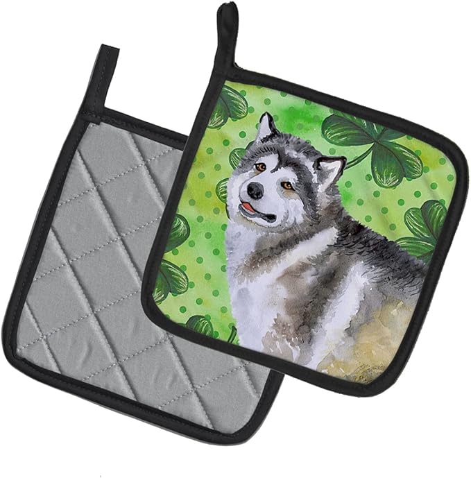 Caroline's Treasures BB9812PTHD Alaskan Malamute St Patrick's Pair of Pot Holders, Green Kitchen Heat Resistant Pot Holders Sets Oven Hot Pads for Cooking Baking BBQ, 7 1/2 x 7 1/2