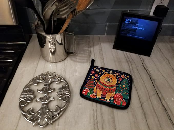 Caroline's Treasures Chow Chow Christmas Pair of Pot Holders Kitchen Heat Resistant Pot Holders Sets Oven Hot Pads for Cooking Baking BBQ, 7 1/2 x 7 1/2