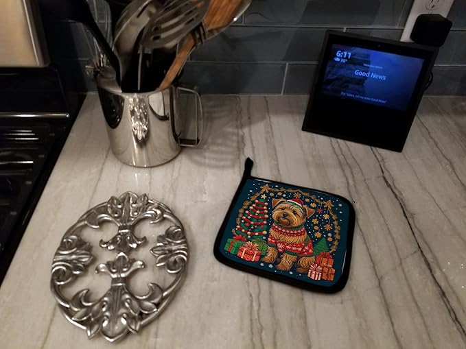 Caroline's Treasures Norfolk Terrier Christmas Pair of Pot Holders Kitchen Heat Resistant Pot Holders Sets Oven Hot Pads for Cooking Baking BBQ, 7 1/2 x 7 1/2