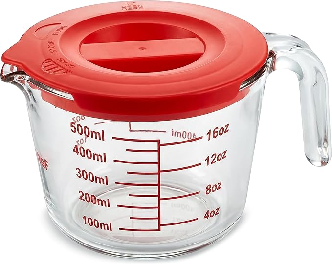 NutriChef 2 Cups Glass Measuring Cup with Lid (19 oz) - Heat-Resistant Borosilicate Liquid Measure Cup with Easy-Read Scale for Cooking, Baking and Food Storage, Dishwasher and Freezer Safe