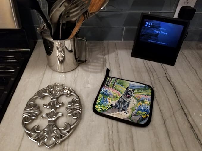 Caroline's Treasures Norwegian Elkhound Spring Path Pair of Pot Holders Kitchen Heat Resistant Pot Holders Sets Oven Hot Pads for Cooking Baking BBQ, 7 1/2 x 7 1/2