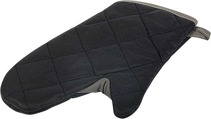 Restaurantware 13.7 x 8 Inch Heavy-Duty Oven Mitt 1 Flame Retardant Heat-Resistant Kitchen Glove - With Thumb Guard Hanging Loop Black Cotton Quilted Glove Heat-Resistant For Cooking And Baking