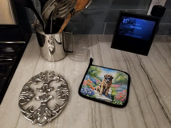 Caroline's Treasures Leonberger Spring Path Pair of Pot Holders Kitchen Heat Resistant Pot Holders Sets Oven Hot Pads for Cooking Baking BBQ, 7 1/2 x 7 1/2