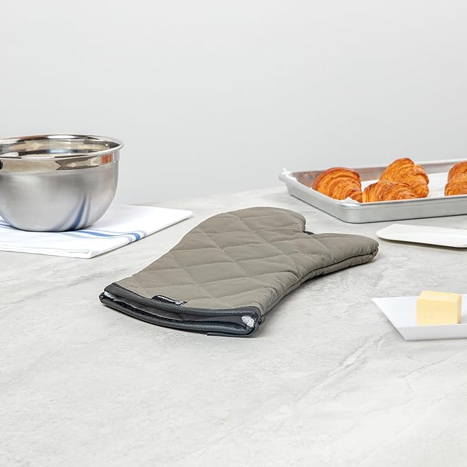 Restaurantware 17 x 8 Inch Heavy-Duty Oven Mitt 1 Flame Retardant Heat-Resistant Mitt - With Thumb Guard Hanging Loop Gray Cotton Quilted Oven Mitts Heat-Resistant For Cooking And Baking