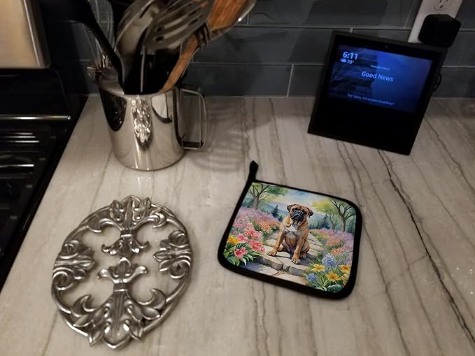 Caroline's Treasures Bullmastiff Spring Path Pair of Pot Holders Kitchen Heat Resistant Pot Holders Sets Oven Hot Pads for Cooking Baking BBQ, 7 1/2 x 7 1/2
