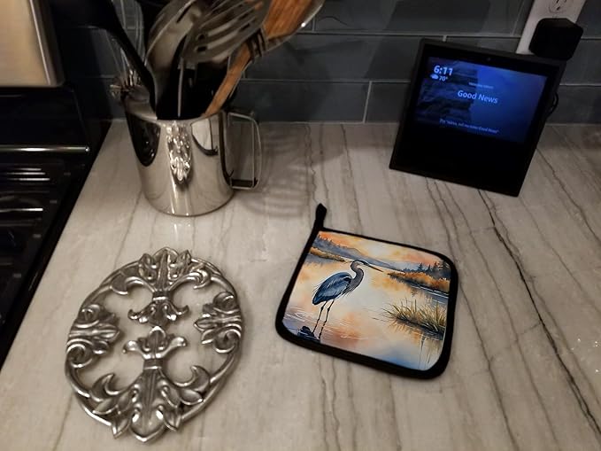 Caroline's Treasures Blue Heron in The Golden Hour Pair of Pot Holders Kitchen Heat Resistant Pot Holders Sets Oven Hot Pads for Cooking Baking BBQ, 7 1/2 x 7 1/2