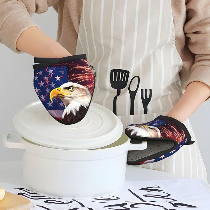 1 Pcs Mini Silicone Oven Mitts USA Eagle Flag Heat Resistant Grilling Gloves with Hanging Loop, Banner Firework Short Kitchen Mittens for Cooking Baking BBQ