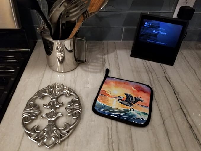 Caroline's Treasures Pelican Fiery Sunset Pair of Pot Holders Kitchen Heat Resistant Pot Holders Sets Oven Hot Pads for Cooking Baking BBQ, 7 1/2 x 7 1/2