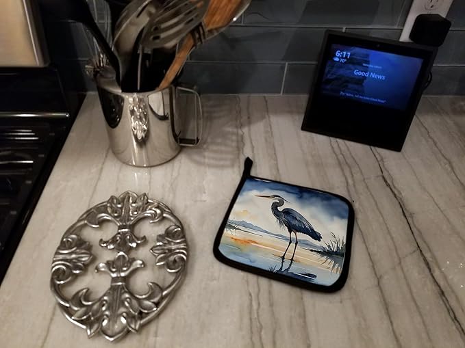 Caroline's Treasures Blue Heron Barely Lit Sky Pair of Pot Holders Kitchen Heat Resistant Pot Holders Sets Oven Hot Pads for Cooking Baking BBQ, 7 1/2 x 7 1/2