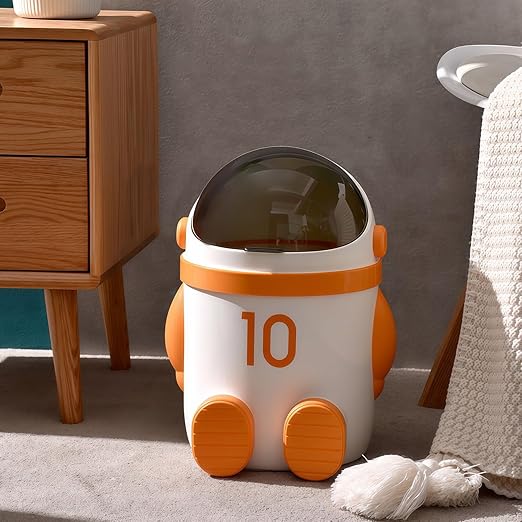 Sylfaen Astronaut Trash Can Wastebasket, 12 Liter / 3.2 Gallon Bathroom Garbage Can with Lid, Garbage Can for Kids, Cute Trash Can for Bedroom, Kids Room, Bathroom, Living Room (Orange)