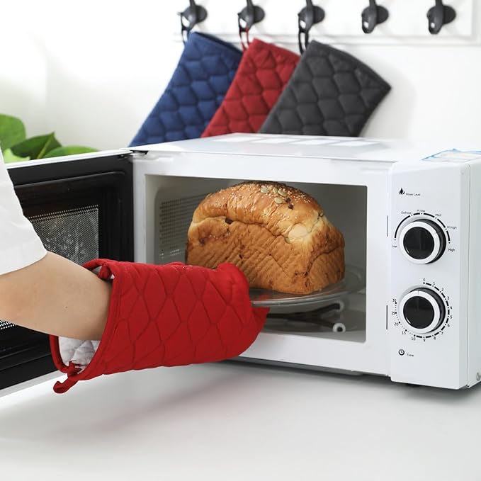 Glynniss Heat Resistant Oven Mitts, 2 Pcs of Silicone Oven Mits, Non-Slip Grip Surfaces Kitchen Gloves for Cooking, Machine Washable with Hanging Loops Oven Gloves (7x13 inches, red)
