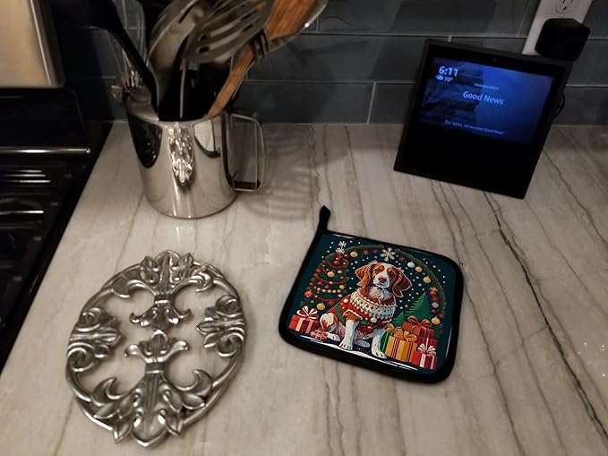Caroline's Treasures Brittany Spaniel Christmas Pair of Pot Holders Kitchen Heat Resistant Pot Holders Sets Oven Hot Pads for Cooking Baking BBQ, 7 1/2 x 7 1/2