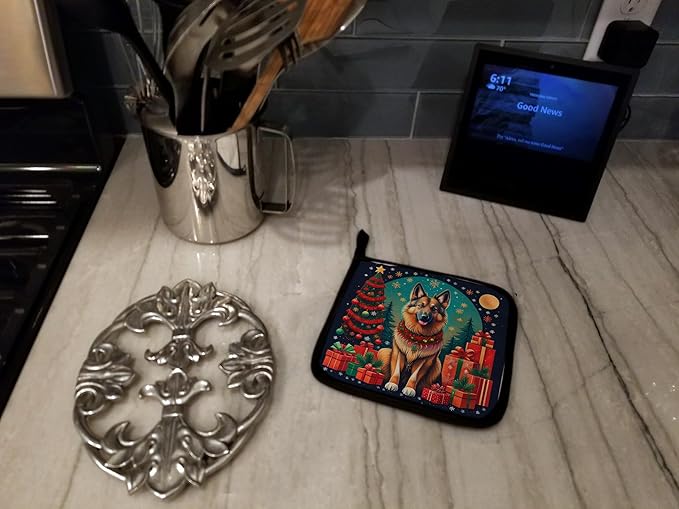 Caroline's Treasures Belgian Tervuren Christmas Pair of Pot Holders Kitchen Heat Resistant Pot Holders Sets Oven Hot Pads for Cooking Baking BBQ, 7 1/2 x 7 1/2