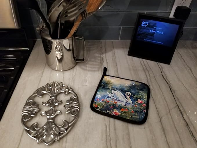 Caroline's Treasures Swan Pair of Pot Holders Kitchen Heat Resistant Pot Holders Sets Oven Hot Pads for Cooking Baking BBQ, 7 1/2 x 7 1/2