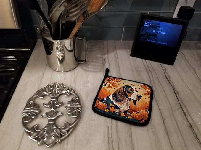 Caroline's Treasures DAC1013PTHD Basset Hound Fall Pair of Pot Holders Kitchen Heat Resistant Pot Holders Sets Oven Hot Pads for Cooking Baking BBQ, 7 1/2 x 7 1/2