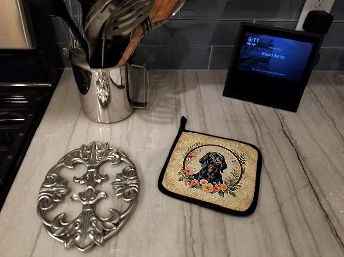 Caroline's Treasures Black and Tan Coonhound and Flowers Pair of Pot Holders Kitchen Heat Resistant Pot Holders Sets Oven Hot Pads for Cooking Baking BBQ, 7 1/2 x 7 1/2