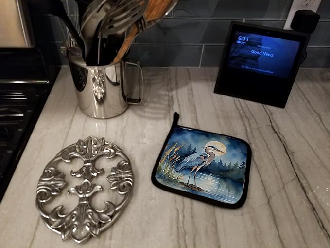 Caroline's Treasures Blue Heron Under The Moonlight Pair of Pot Holders Kitchen Heat Resistant Pot Holders Sets Oven Hot Pads for Cooking Baking BBQ, 7 1/2 x 7 1/2