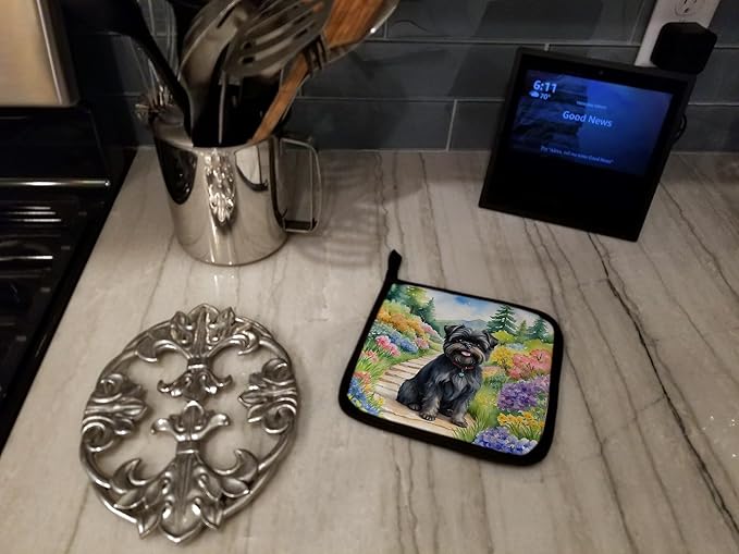 Caroline's Treasures Affenpinscher Spring Garden Pair of Pot Holders Kitchen Heat Resistant Pot Holders Sets Oven Hot Pads for Cooking Baking BBQ, 7 1/2 x 7 1/2