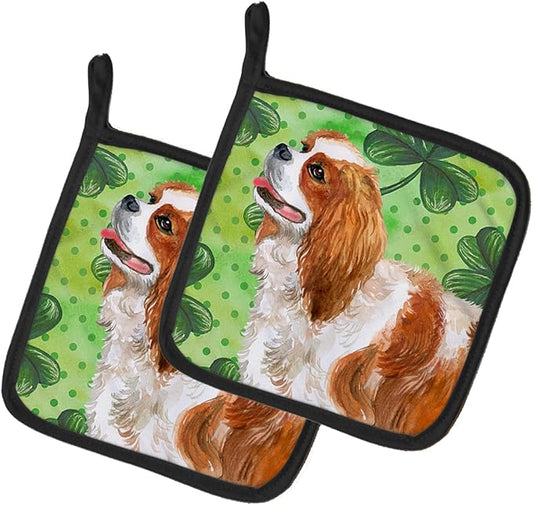 Caroline's Treasures BB9837PTHD Cavalier Spaniel St Patrick's Pair of Pot Holders, Green Kitchen Heat Resistant Pot Holders Sets Oven Hot Pads for Cooking Baking BBQ, 7 1/2 x 7 1/2