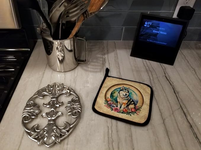 Caroline's Treasures Alaskan Malamute and Flowers Pair of Pot Holders Kitchen Heat Resistant Pot Holders Sets Oven Hot Pads for Cooking Baking BBQ, 7 1/2 x 7 1/2